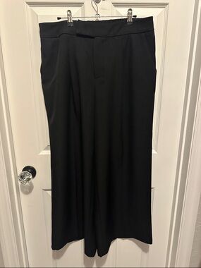 Women’s Black Wide-Leg Dress Pants